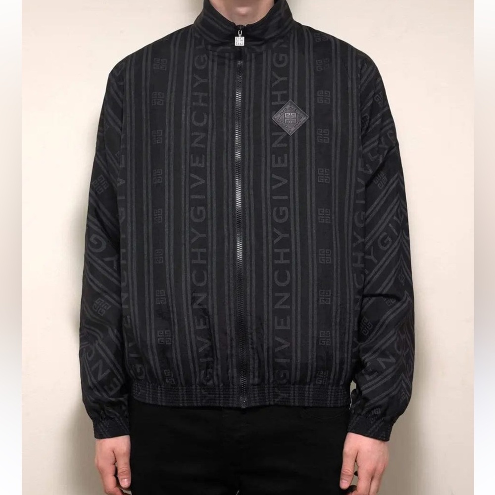 Givenchy Men's Gray Patterned Windbreaker 48